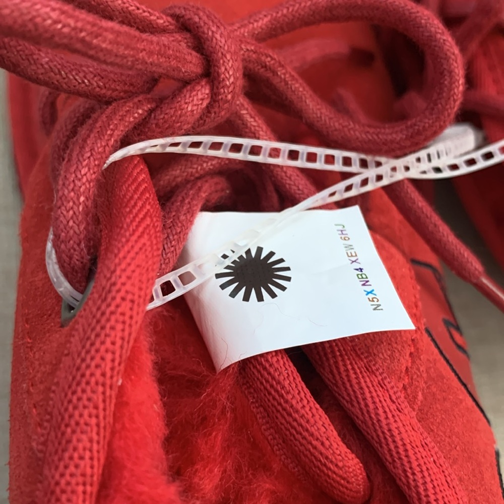 FINAL PRICE NWT UGG Suede Boots w/Fur Inside, Red/Black Leather Logo Laces 9/10 - Picture 6 of 11
